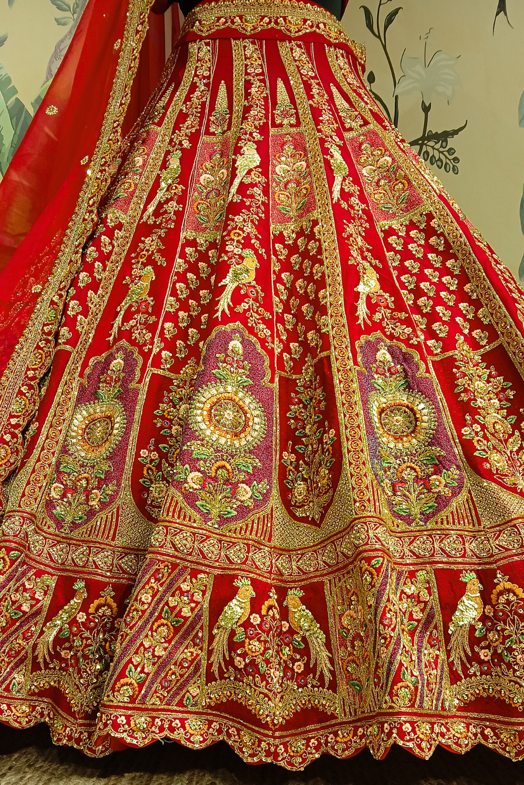 Scarlet Bridal Majesty
