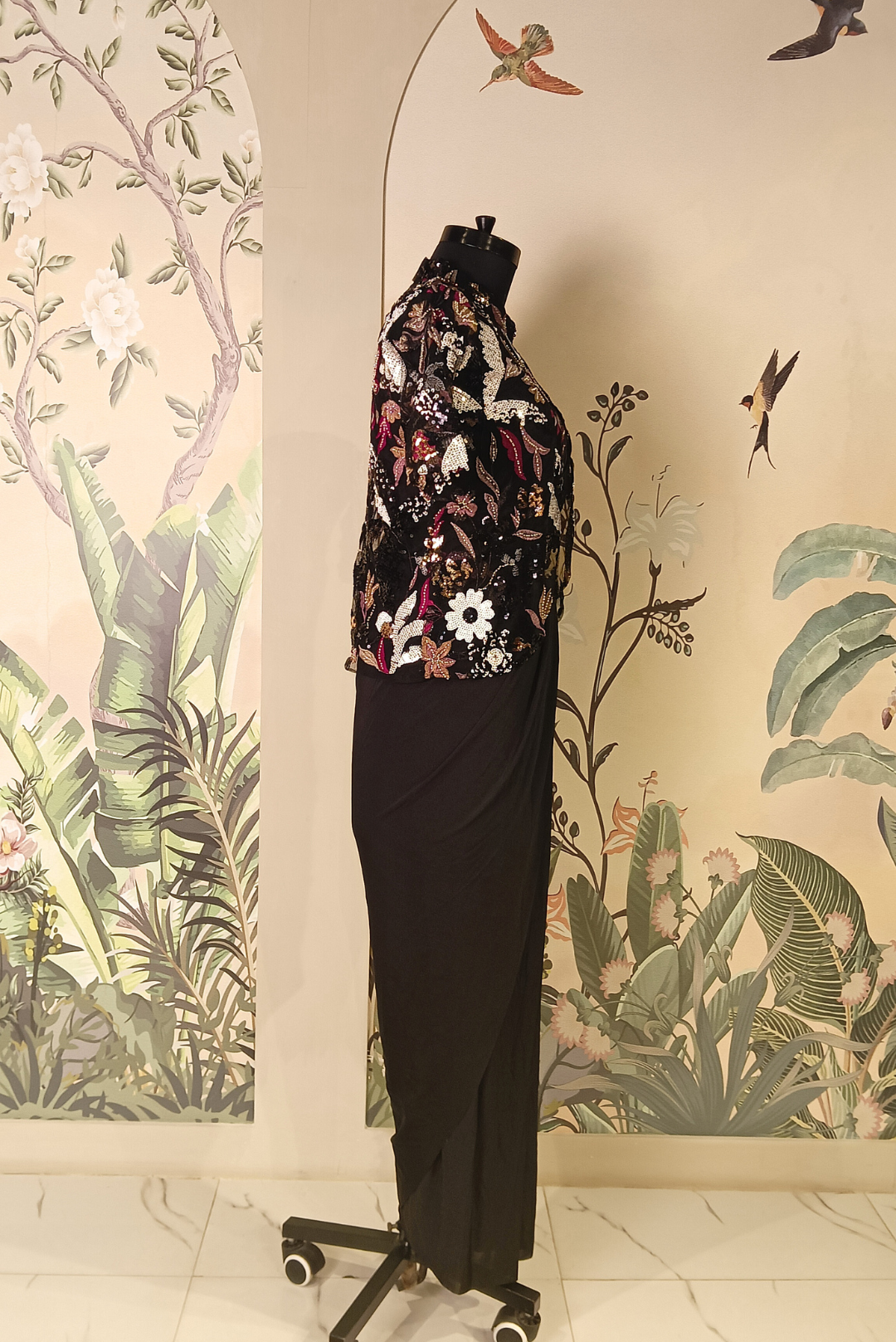 Noir Drape Affair