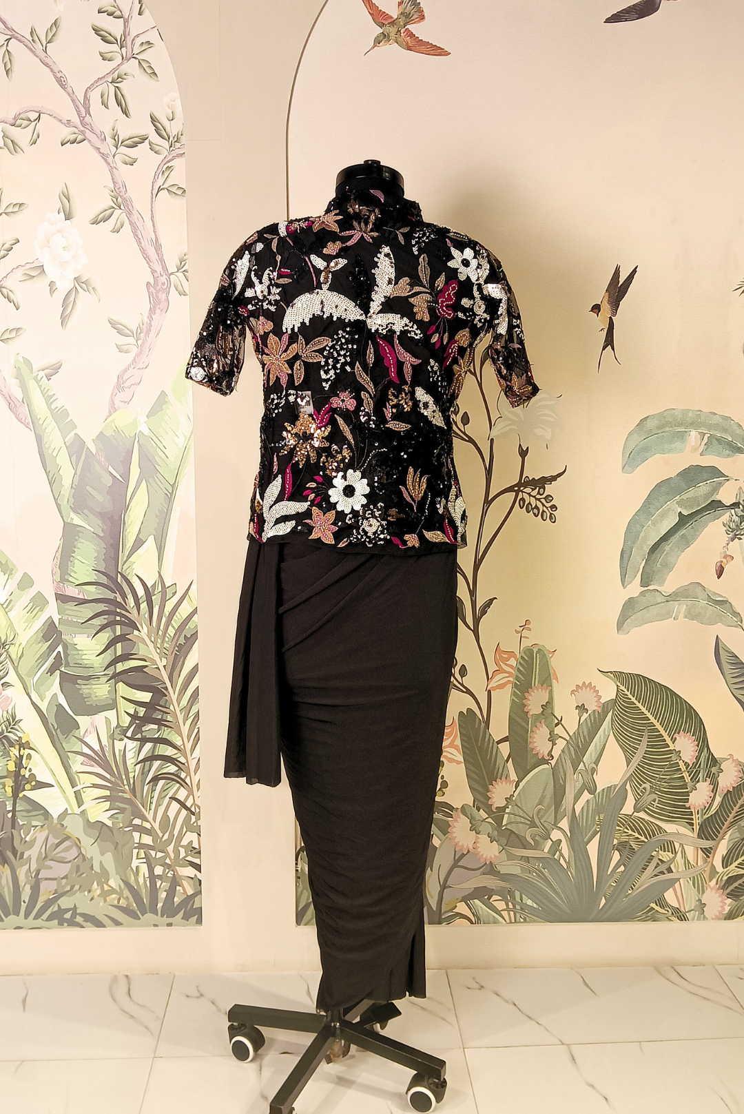 Noir Drape Affair