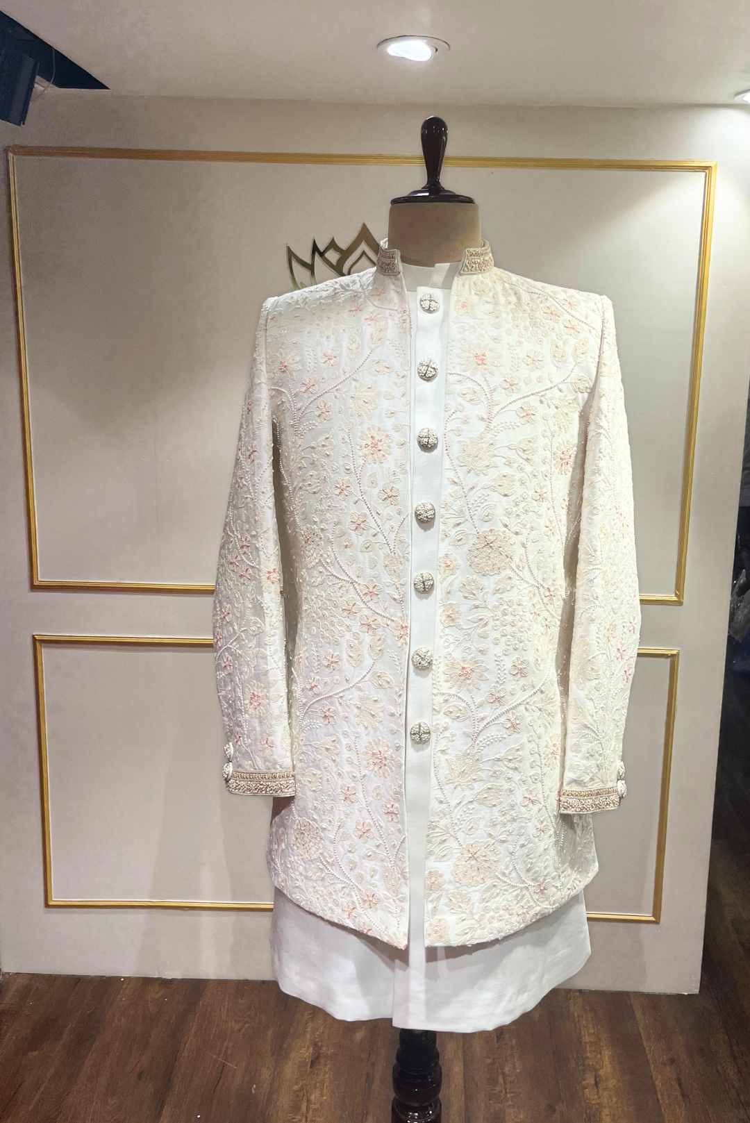 Heritage White Charm