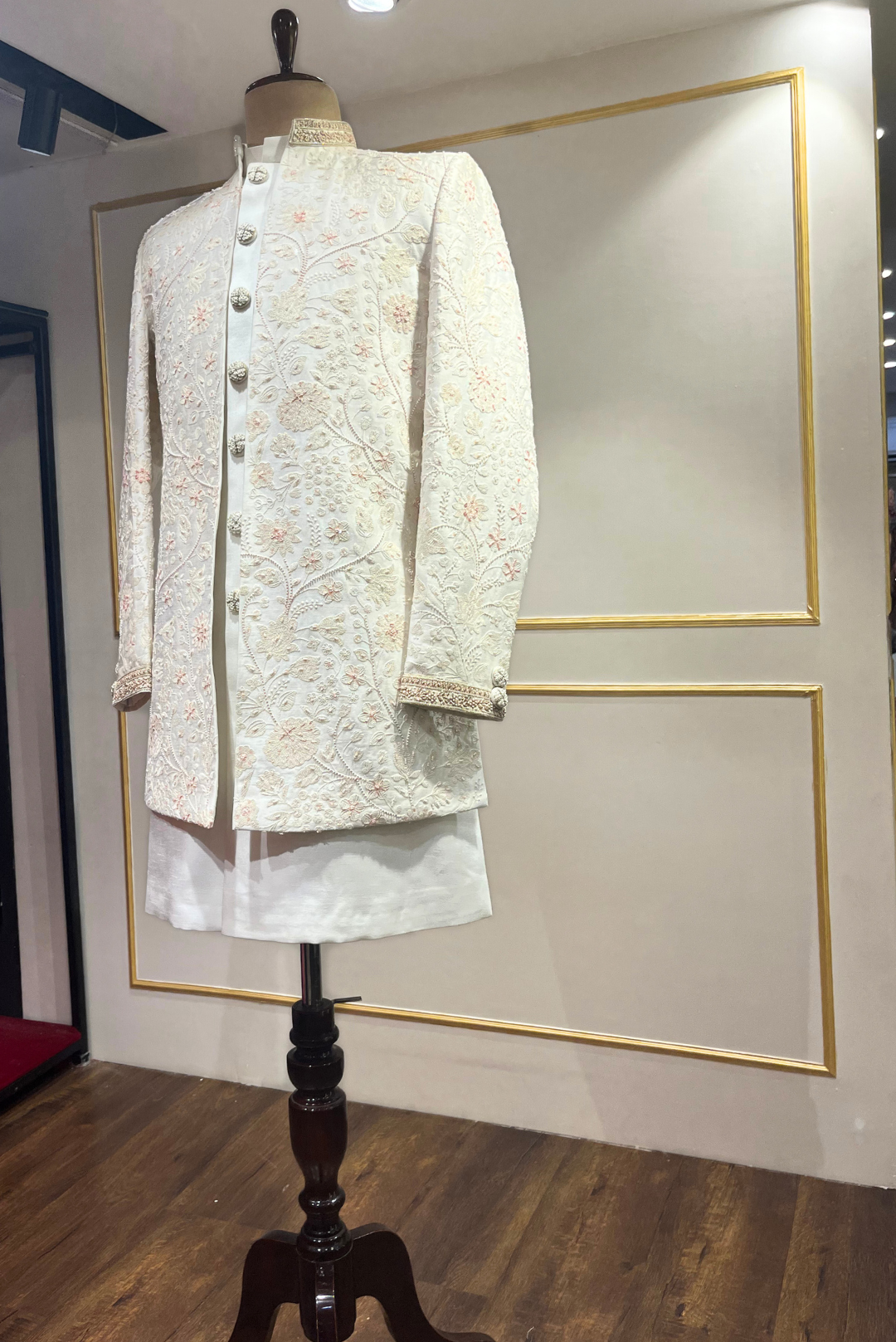 Heritage White Charm
