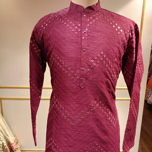 Maroon Mirror Majesty